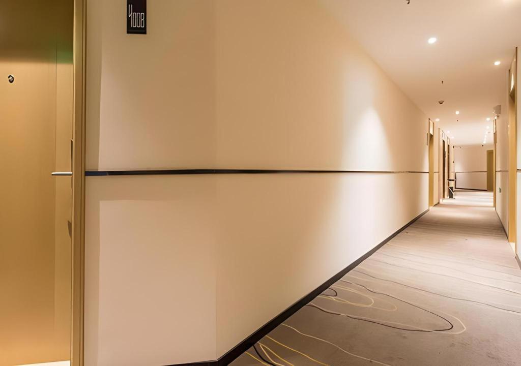 City Comfort Inn Qinzhou Port District Central Square Longmen  Εξωτερικό φωτογραφία